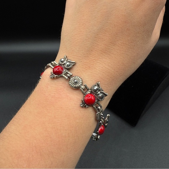 Pretty Owl Bracelet with Red Accent Beads and Sparkly Grey Rhinestones 6in - Picture 14 of 17